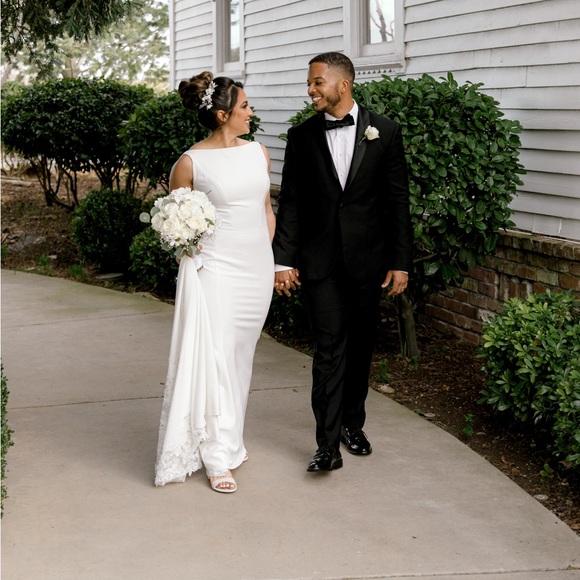 Maggie Sottero Wedding Dress - Picture 2 of 10